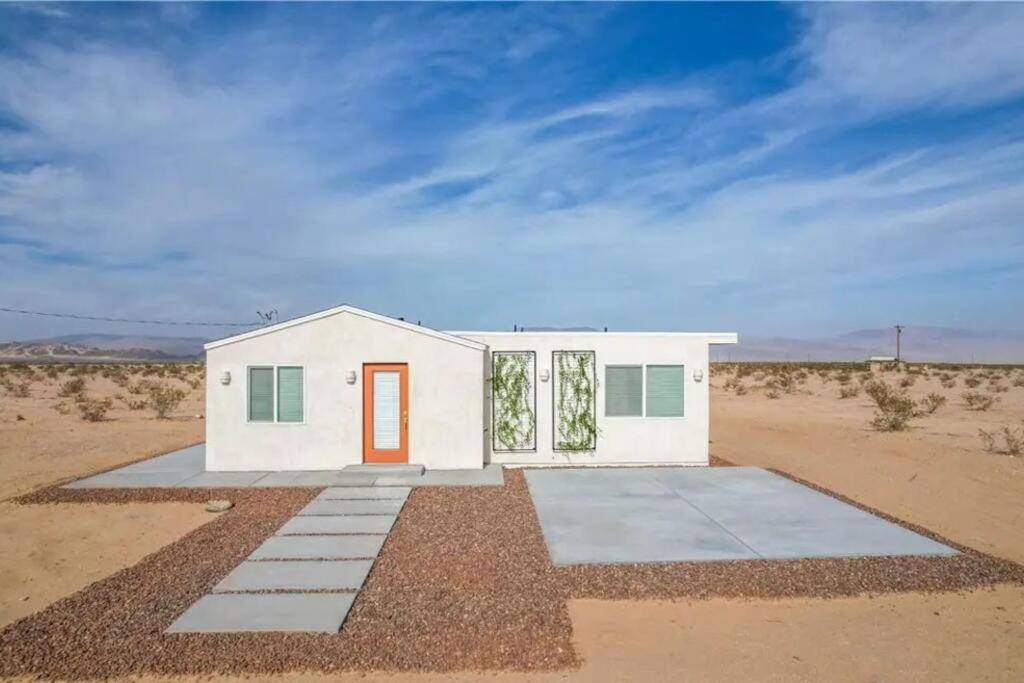 Serene Modern Home Backdoor With Great Wifi, Games, Movies, Patio Seating And Bbq Easy Access To North Joshua Tree National Park In 10 Minutes Twentynine Palms Exterior foto