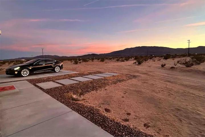 Serene Modern Home Backdoor With Great Wifi, Games, Movies, Patio Seating And Bbq Easy Access To North Joshua Tree National Park In 10 Minutes Twentynine Palms Exterior foto