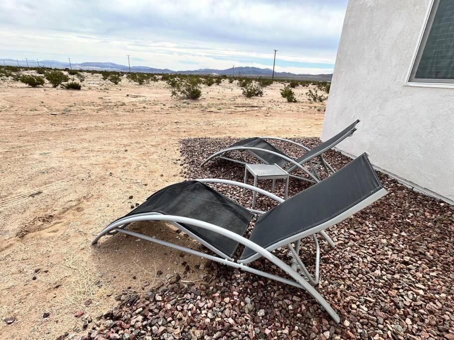 Serene Modern Home Backdoor With Great Wifi, Games, Movies, Patio Seating And Bbq Easy Access To North Joshua Tree National Park In 10 Minutes Twentynine Palms Exterior foto