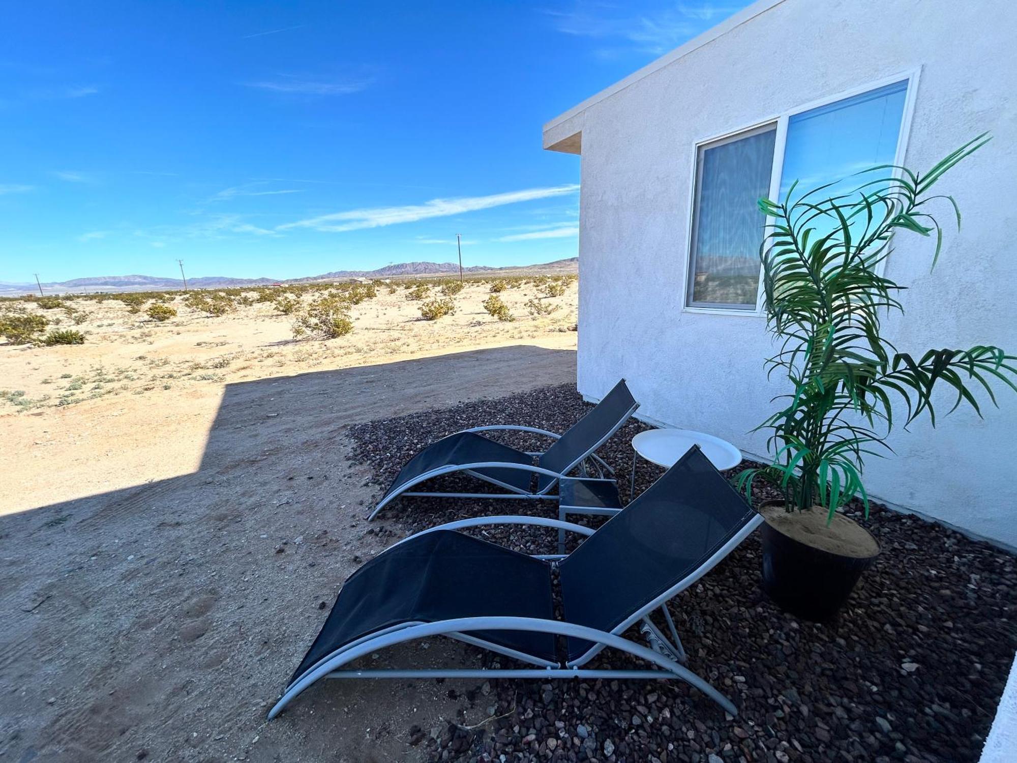 Serene Modern Home Backdoor With Great Wifi, Games, Movies, Patio Seating And Bbq Easy Access To North Joshua Tree National Park In 10 Minutes Twentynine Palms Exterior foto